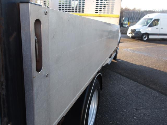 2019 Ford Transit 350 L3 2.0 TDCi 130PS Double Cab Dropside (FJ19YBW) Image 18
