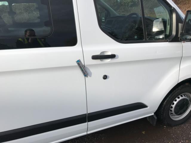 2018 Ford Transit Custom 2.0 Tdci 105Ps Low Roof D/Cab Van Euro 6 Limited to 70MPH (FJ68YGC) Image 39