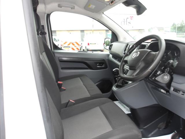 2022 Vauxhall Vivaro 2700 1.5D 100Ps Dynamic H1 Van (FL22JVO) Image 17