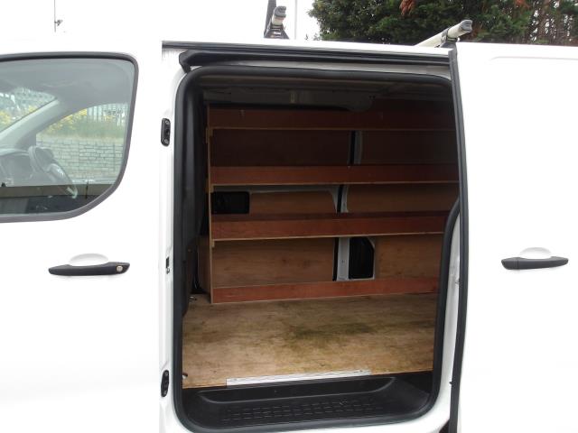 2022 Vauxhall Vivaro 2700 1.5D 100Ps Dynamic H1 Van (FL22JVO) Image 14
