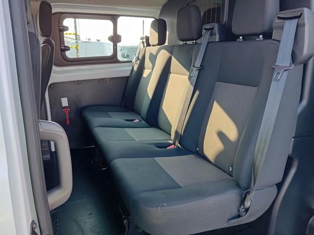 2022 Ford Transit Custom 300 L1 2.0TDCI 105PS LOW ROOF DOUBLE CAB EURO 6 (FL72SVK) Image 12