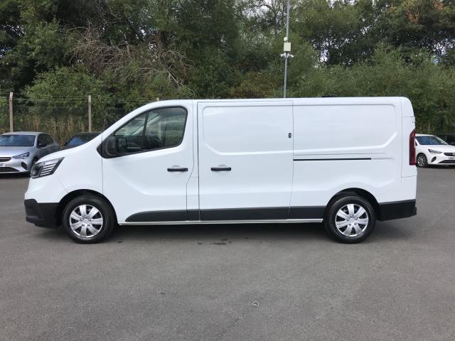 2022 Renault Trafic Ll30 Blue Dci 130 Business+ Van (FL72VWR) Image 5