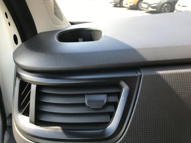 2022 Renault Trafic Ll30 Blue Dci 130 Business+ Van (FL72VWR) Image 32