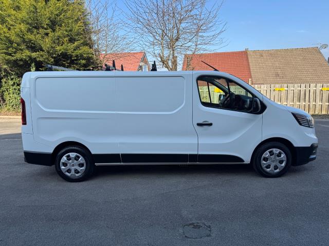 2022 Renault Trafic Ll30 Blue DCI 130 Business+ Van (FN72HHY) Image 10