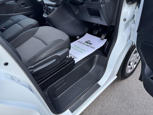 2022 Renault Trafic Ll30 Blue DCI 130 Business+ Van (FN72HHY) Image 17