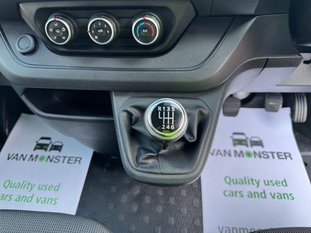 2022 Renault Trafic Ll30 Blue DCI 130 Business+ Van (FN72HHY) Image 32