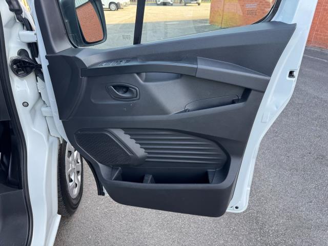 2022 Renault Trafic Ll30 Blue DCI 130 Business+ Van (FN72HHY) Image 18