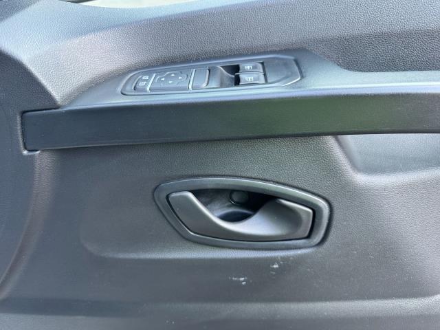 2022 Renault Trafic Ll30 Blue DCI 130 Business+ Van (FN72HHY) Image 20