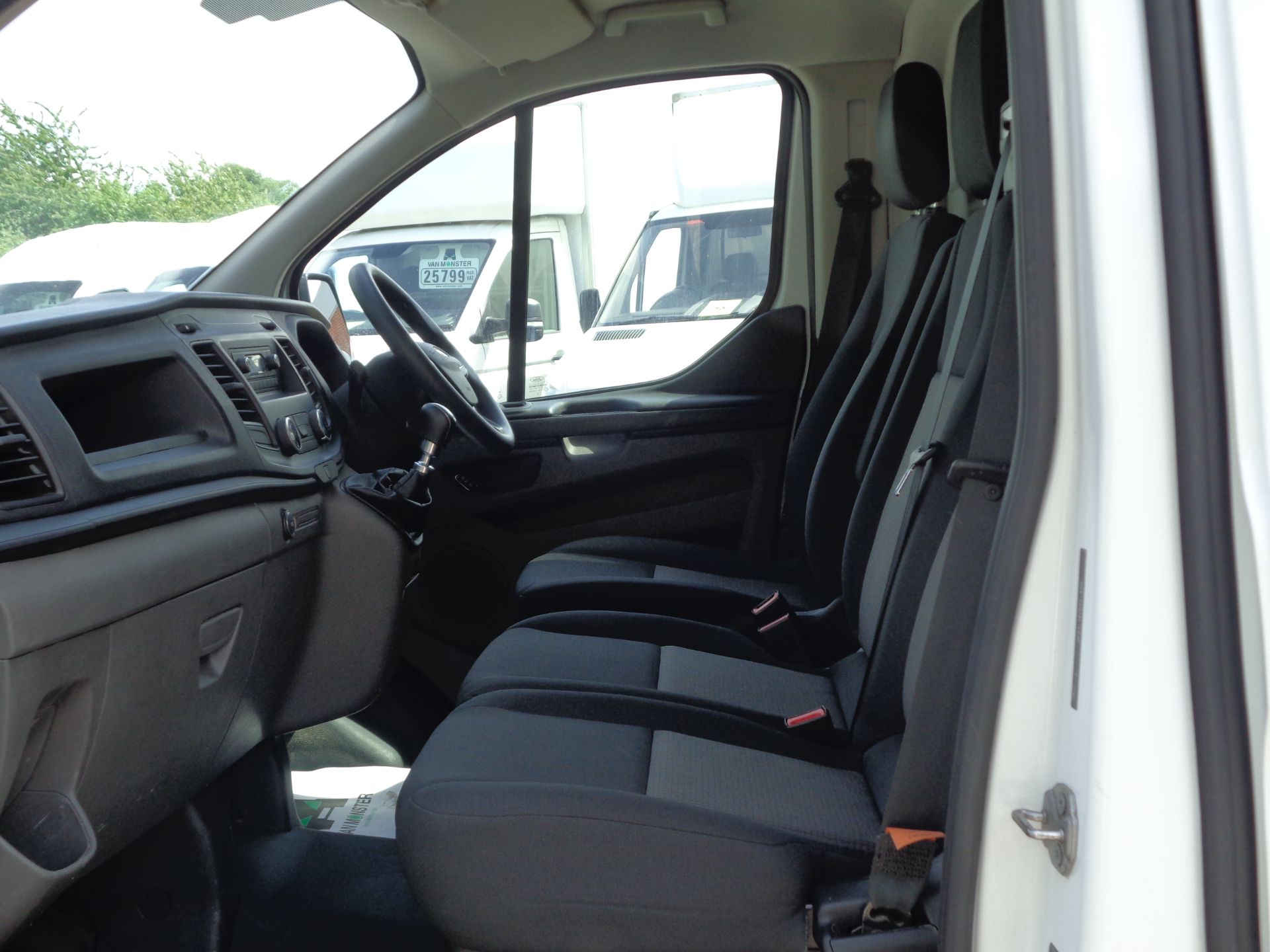 2018 Ford Transit Custom 2.0 Tdci 105Ps Low Roof Van (FP18CPV) Image 5