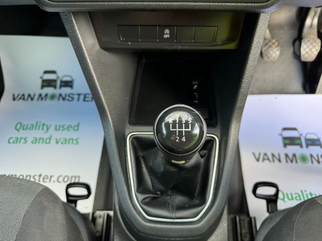 2018 Volkswagen Caddy 2.0 Tdi Bluemotion Tech 102Ps Highline Nav Van (GF18XTZ) Thumbnail 29