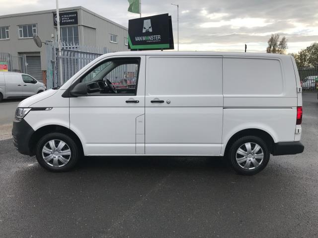 2022 Volkswagen Transporter T28 SWB STARTLINE 110PS BUSINESS  AIR CON  EURO 6 (GF22LVV) Image 9