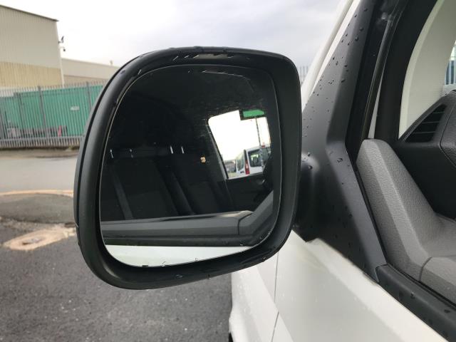 2022 Volkswagen Transporter T28 SWB STARTLINE 110PS BUSINESS  AIR CON  EURO 6 (GF22LVV) Image 40