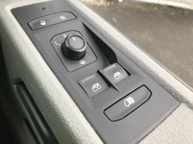 2022 Volkswagen Transporter T28 SWB STARTLINE 110PS BUSINESS  AIR CON  EURO 6 (GF22LVV) Image 38