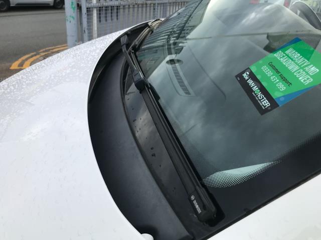 2022 Volkswagen Transporter T28 SWB STARTLINE 110PS BUSINESS  AIR CON  EURO 6 (GF22LVV) Image 45