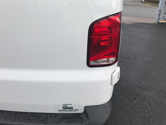 2022 Volkswagen Transporter T28 SWB STARTLINE 110PS BUSINESS  AIR CON  EURO 6 (GF22LVV) Image 44