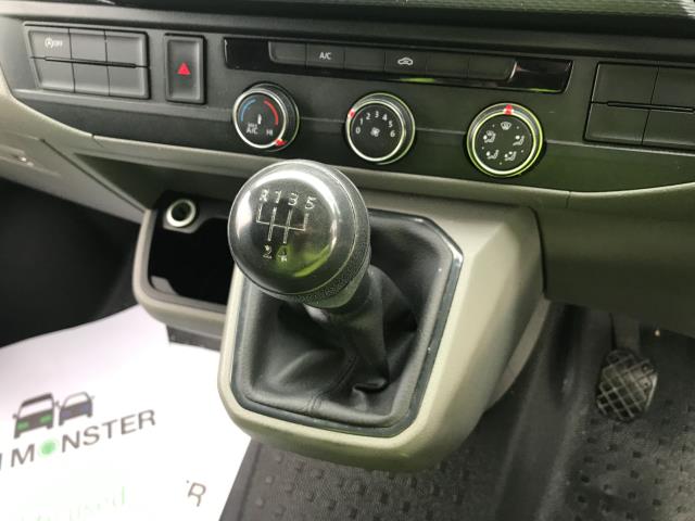 2022 Volkswagen Transporter T28 SWB STARTLINE 110PS BUSINESS  AIR CON  EURO 6 (GF22LVV) Image 16
