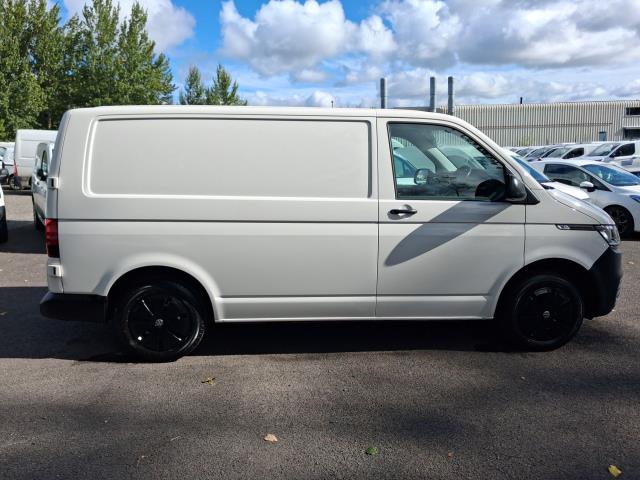 2022 Volkswagen Transporter T28 SWB STARTLINE 110PS BUSINESS  AIR CON  EURO 6 (GF22OYT) Image 25
