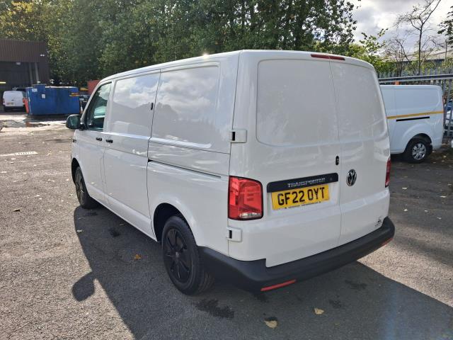 2022 Volkswagen Transporter T28 SWB STARTLINE 110PS BUSINESS  AIR CON  EURO 6 (GF22OYT) Image 23
