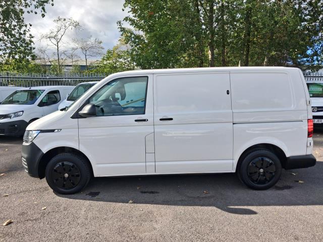 2022 Volkswagen Transporter T28 SWB STARTLINE 110PS BUSINESS  AIR CON  EURO 6 (GF22OYT) Image 21