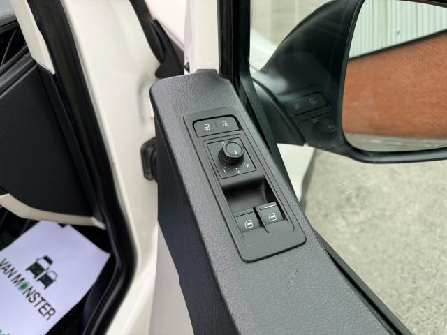 2019 Volkswagen Transporter 2.0 TDI BMT T28 SWB 102 Startline Van Euro 6 (GF69VBA) Image 19