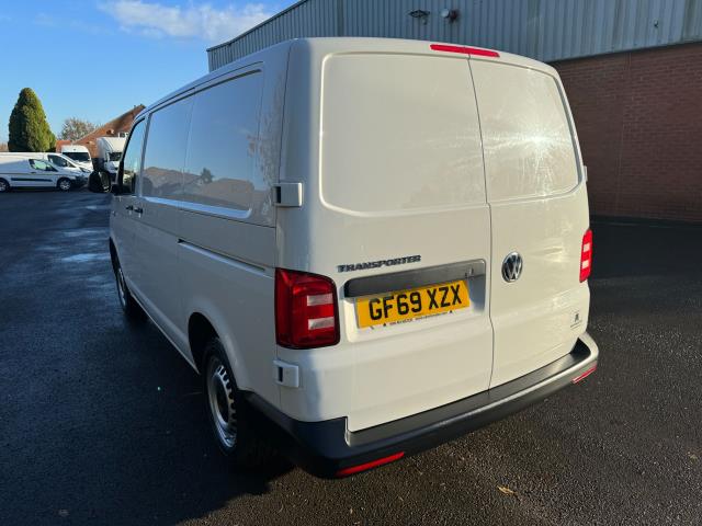 2019 Volkswagen Transporter 2.0 TDI BMT 102 Startline Van Euro 6 (GF69XZX) Image 5