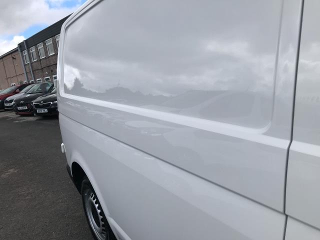 2020 Volkswagen Transporter T28 SWB STARTLINE 110PS BUSINESS  AIR CON  EURO 6 (GF70WJO) Image 8