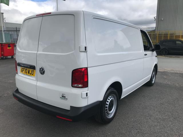 2020 Volkswagen Transporter T28 SWB STARTLINE 110PS BUSINESS  AIR CON  EURO 6 (GF70WJO) Image 4