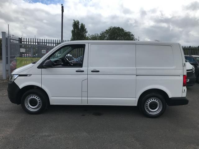 2020 Volkswagen Transporter T28 SWB STARTLINE 110PS BUSINESS  AIR CON  EURO 6 (GF70WJO) Image 9