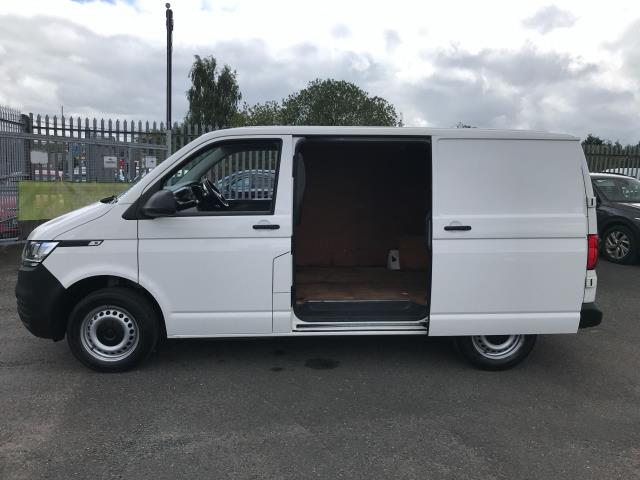 2020 Volkswagen Transporter T28 SWB STARTLINE 110PS BUSINESS  AIR CON  EURO 6 (GF70WJO) Image 10