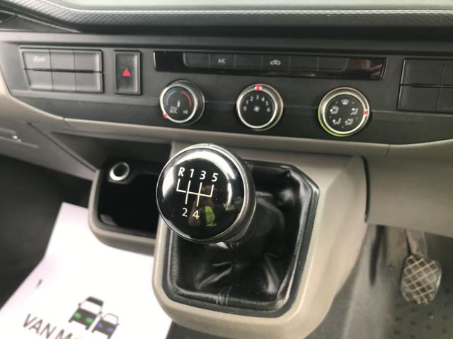 2020 Volkswagen Transporter T28 SWB STARTLINE 110PS BUSINESS  AIR CON  EURO 6 (GF70WJO) Image 16