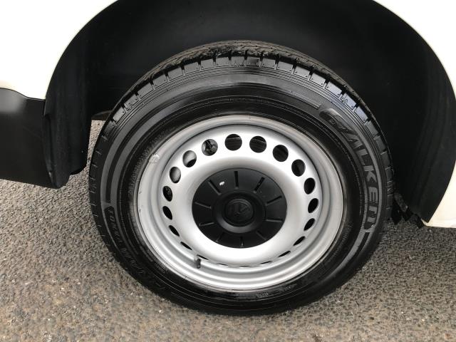 2020 Volkswagen Transporter T28 SWB STARTLINE 110PS BUSINESS  AIR CON  EURO 6 (GF70WJO) Image 20