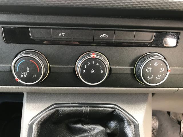 2020 Volkswagen Transporter T28 SWB STARTLINE 110PS BUSINESS  AIR CON  EURO 6 (GF70WJO) Image 32