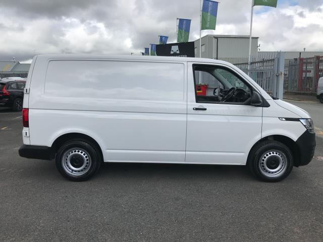 2020 Volkswagen Transporter T28 SWB STARTLINE 110PS BUSINESS  AIR CON  EURO 6 (GF70WJO) Image 6
