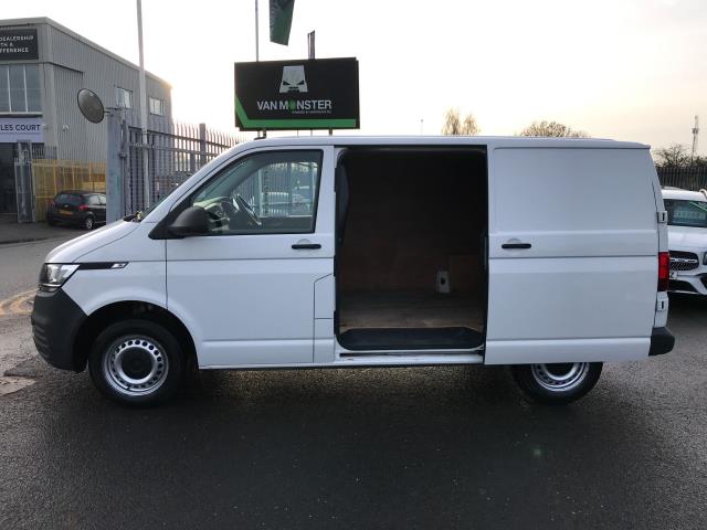 2020 Volkswagen Transporter T28 SWB STARTLINE 110PS BUSINESS  AIR CON  EURO 6 (GF70WVO) Image 9