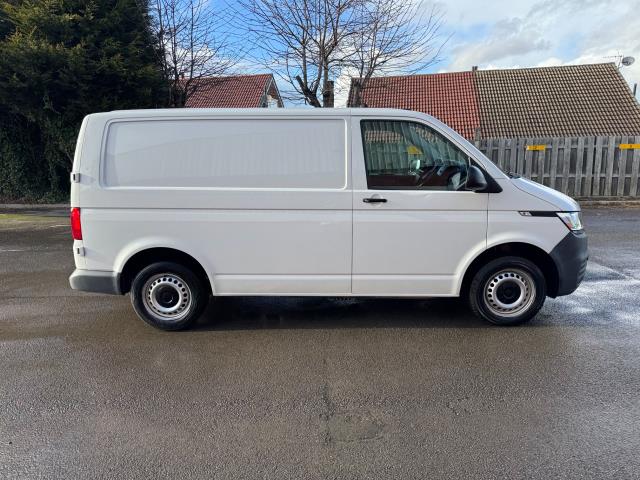 2020 Volkswagen Transporter T28 SWB STARTLINE 110PS BUSINESS  AIR CON  EURO 6 (GF70WVO) Image 10