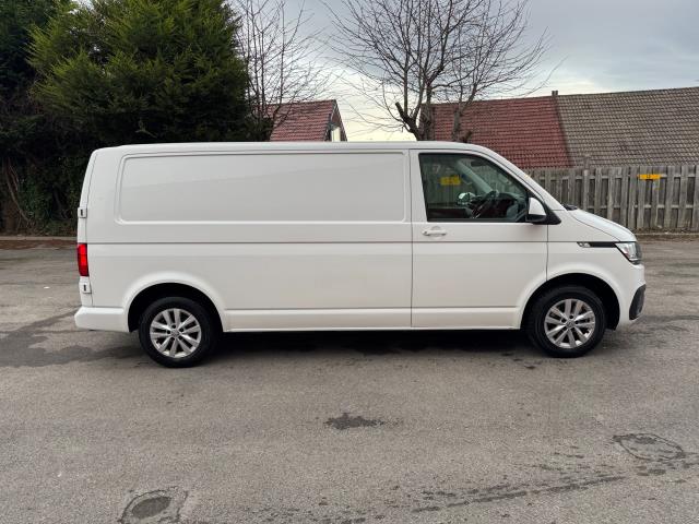 2021 Volkswagen Transporter 2.0 TDI 110 Highline Van (GJ21VMP) Image 10