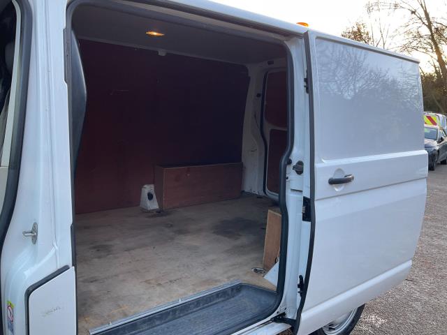 2019 Volkswagen Transporter 2.0 Tdi Bmt 102 Startline Van Euro 6 (GJ69BFP) Image 8