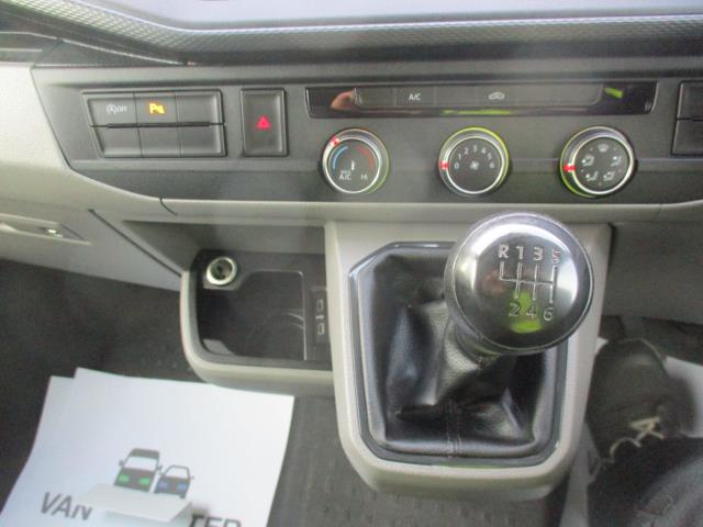 2020 Volkswagen Transporter 2.0 Tdi 150 Highline Van (GJ70YFN) Image 27