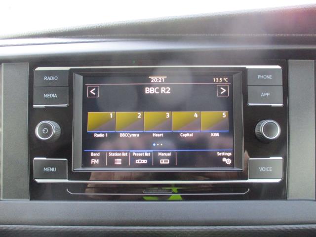 2020 Volkswagen Transporter 2.0 Tdi 150 Highline Van (GJ70YFN) Image 24