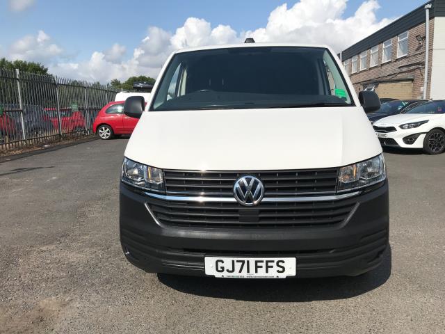 2021 Volkswagen Transporter T28 SWB STARTLINE 110PS BUSINESS  AIR CON  EURO 6 (GJ71FFS) Image 24