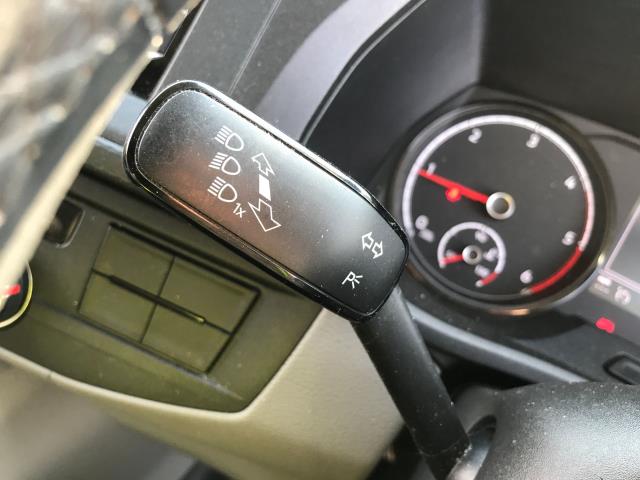 2021 Volkswagen Transporter T28 SWB STARTLINE 110PS BUSINESS  AIR CON  EURO 6 (GJ71FFS) Image 37