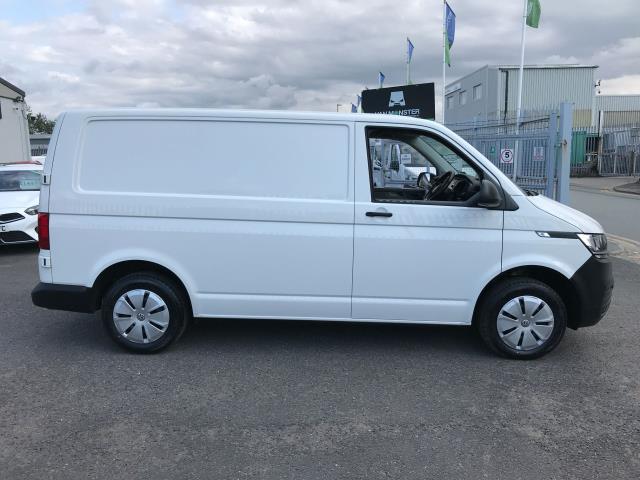 2021 Volkswagen Transporter T28 SWB STARTLINE 110PS BUSINESS  AIR CON  EURO 6 (GJ71FFS) Image 6