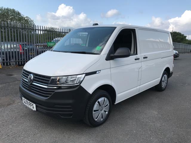2021 Volkswagen Transporter T28 SWB STARTLINE 110PS BUSINESS  AIR CON  EURO 6 (GJ71FFS) Image 3
