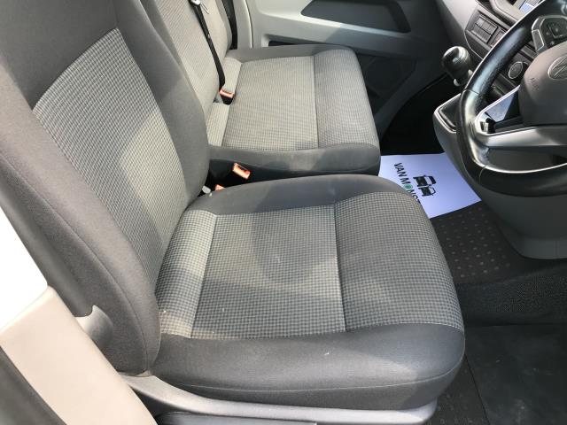 2021 Volkswagen Transporter T28 SWB STARTLINE 110PS BUSINESS  AIR CON  EURO 6 (GJ71FFS) Image 13