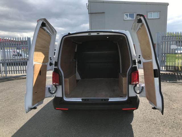 2021 Volkswagen Transporter T28 SWB STARTLINE 110PS BUSINESS  AIR CON  EURO 6 (GJ71FFS) Image 26