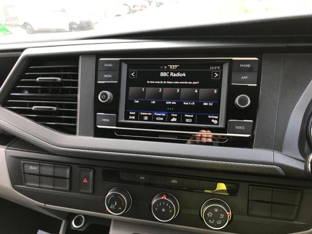 2021 Volkswagen Transporter T28 SWB STARTLINE 110PS BUSINESS  AIR CON  EURO 6 (GJ71FFS) Image 14