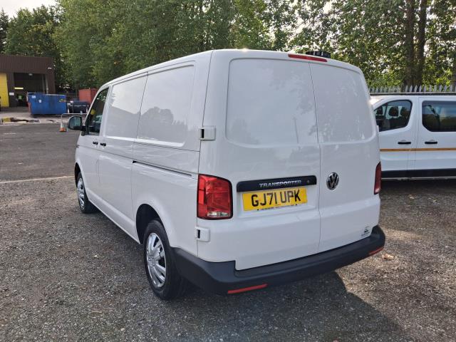 2021 Volkswagen Transporter T28 SWB STARTLINE 110PS BUSINESS  AIR CON  EURO 6 (GJ71UPK) Image 6