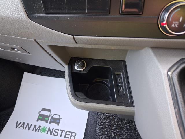 2021 Volkswagen Transporter T28 SWB STARTLINE 110PS BUSINESS  AIR CON  EURO 6 (GJ71UPK) Image 19