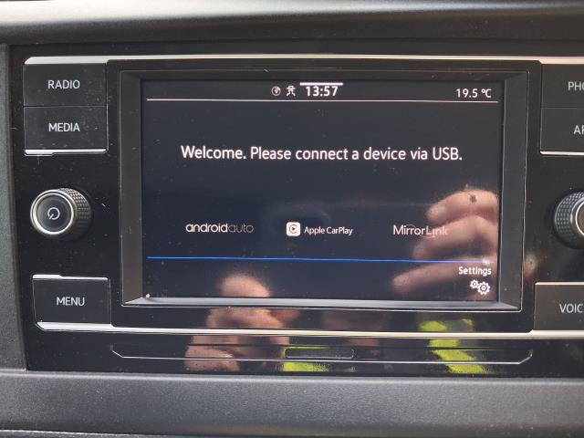 2021 Volkswagen Transporter T28 SWB STARTLINE 110PS BUSINESS  AIR CON  EURO 6 (GJ71UPK) Image 22