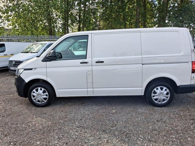 2021 Volkswagen Transporter T28 SWB STARTLINE 110PS BUSINESS  AIR CON  EURO 6 (GJ71UPK) Image 4